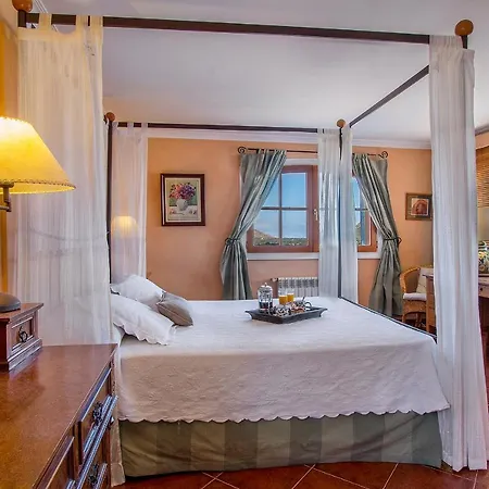 Townhouse With Pool And Mountain Views, Just 5 Min * Польенса