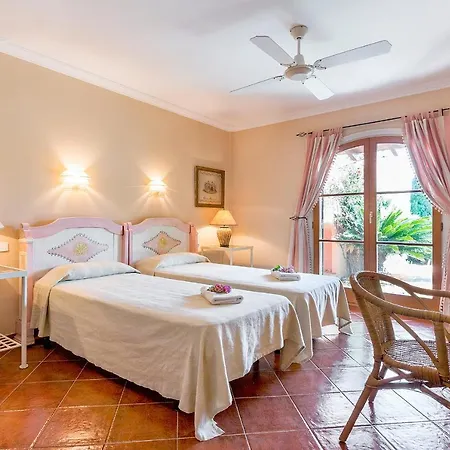 Townhouse With Pool And Mountain Views, Just 5 Min Дом отдыха Польенса